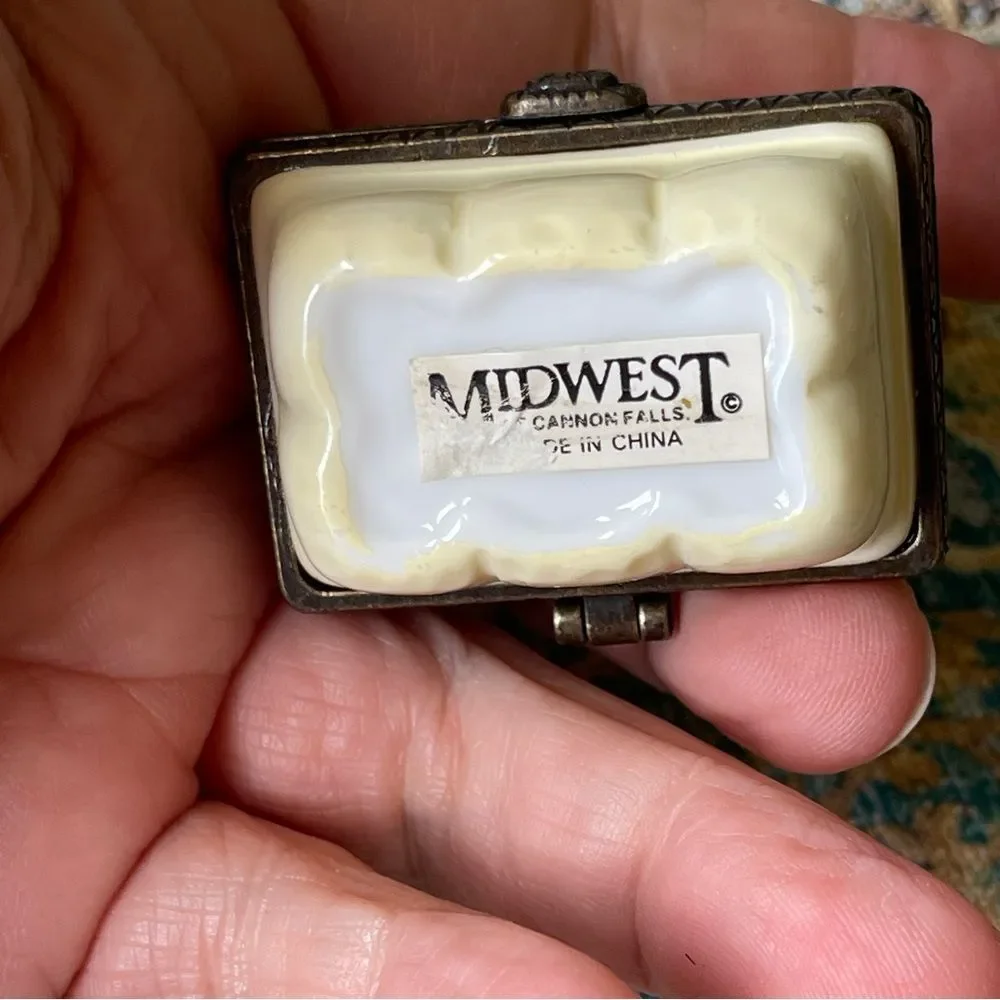 Midwest of Cannon Falls Easter Bunny Eggs Porcelain Hinged Trinket Box